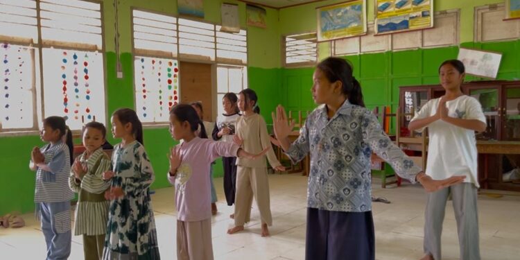 Kelas Seni: Persiapan Anak-Anak Galugua, Limapuluhkota – Sumbar. Sambut Malam Puncak Ekspedisi