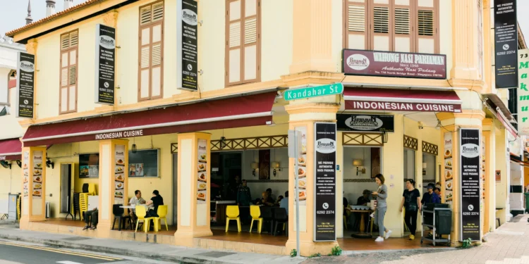 Warisan Kuliner 78 Tahun Berakhir: Penutupan Warong Nasi Pariaman Jadi Sorotan di Parlemen Singapura